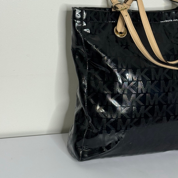 Michael Kors Medium Leather Tote in Black Patent Leather with tan handles and go - Picture 2 of 14